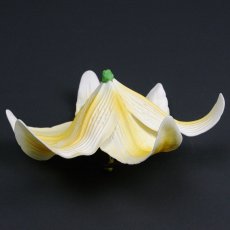 画像4: カサブランカ（ユリ）黄色（ふち白色）造花ウレタンフォームフラワー花材 アウトレットSale (4)