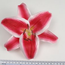 画像2: カサブランカ（ユリ）中心赤色造花ウレタンフォームフラワー花材 アウトレットSale (2)