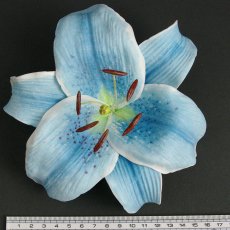 画像2: カサブランカ（ユリ）水色造花ウレタンフォームフラワー花材 アウトレットSale (2)