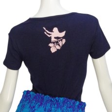 画像3: ホワイトジンジャーレイ柄 6.2oz フライス 半袖 Ｔシャツ 紺地 ピンク プリント ネコポス送料無料 (3)