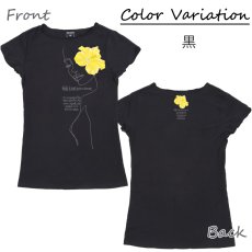 画像16: ALOALO 黄色ハイビスカスガール柄 プリント 半袖 Tシャツ｜モダール レーヨン フレンチスリーブ (16)